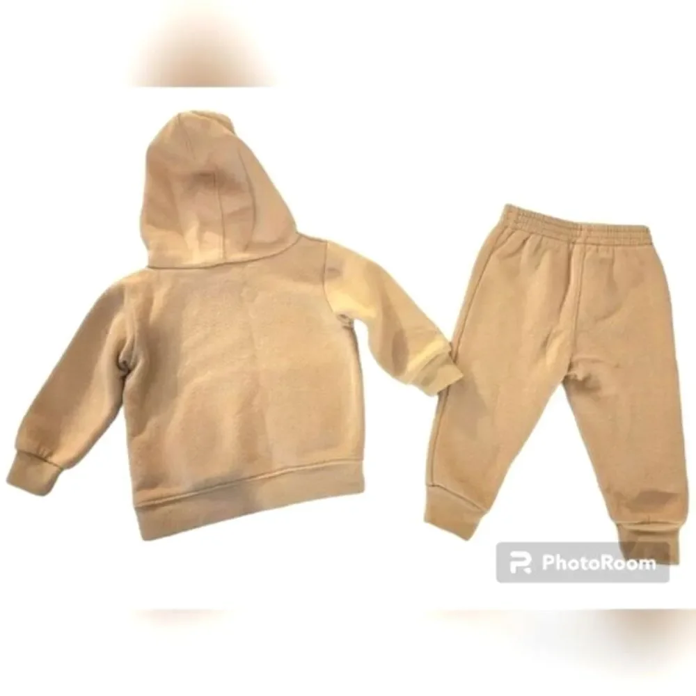 Infant Jordan 2 peice hoodie sweat pants set
